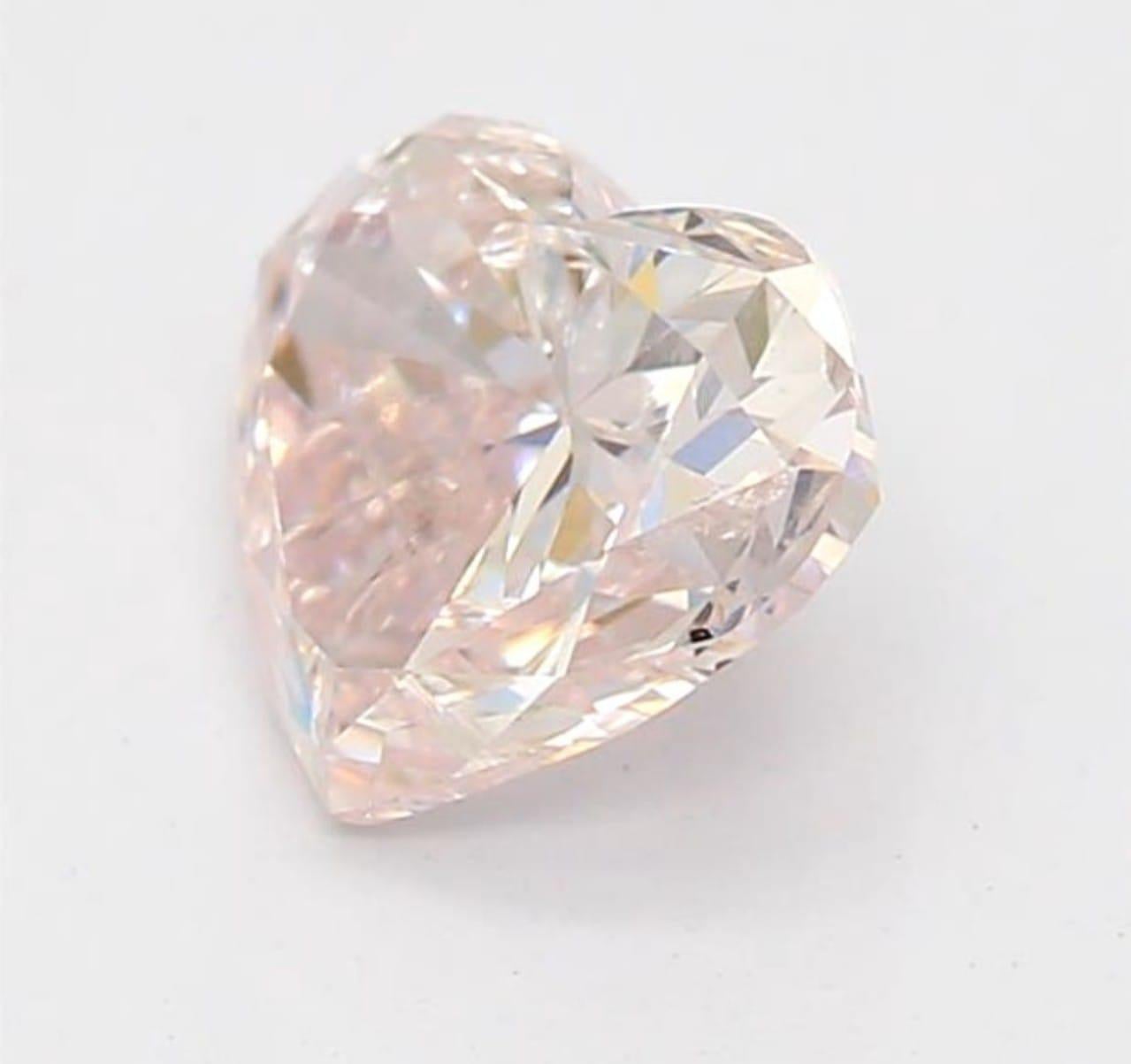 Diamante rosa chiaro certificato GIA da 0,58 carati In condizioni Nuovo in vendita a บางรัก, TH