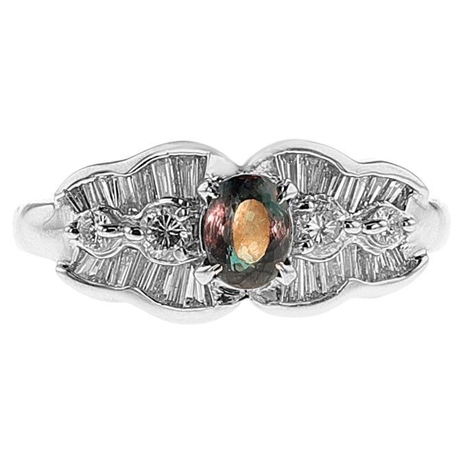 Certificato GIA 0.58 ct. Anello con alessandrite brasiliana e diamanti, platino