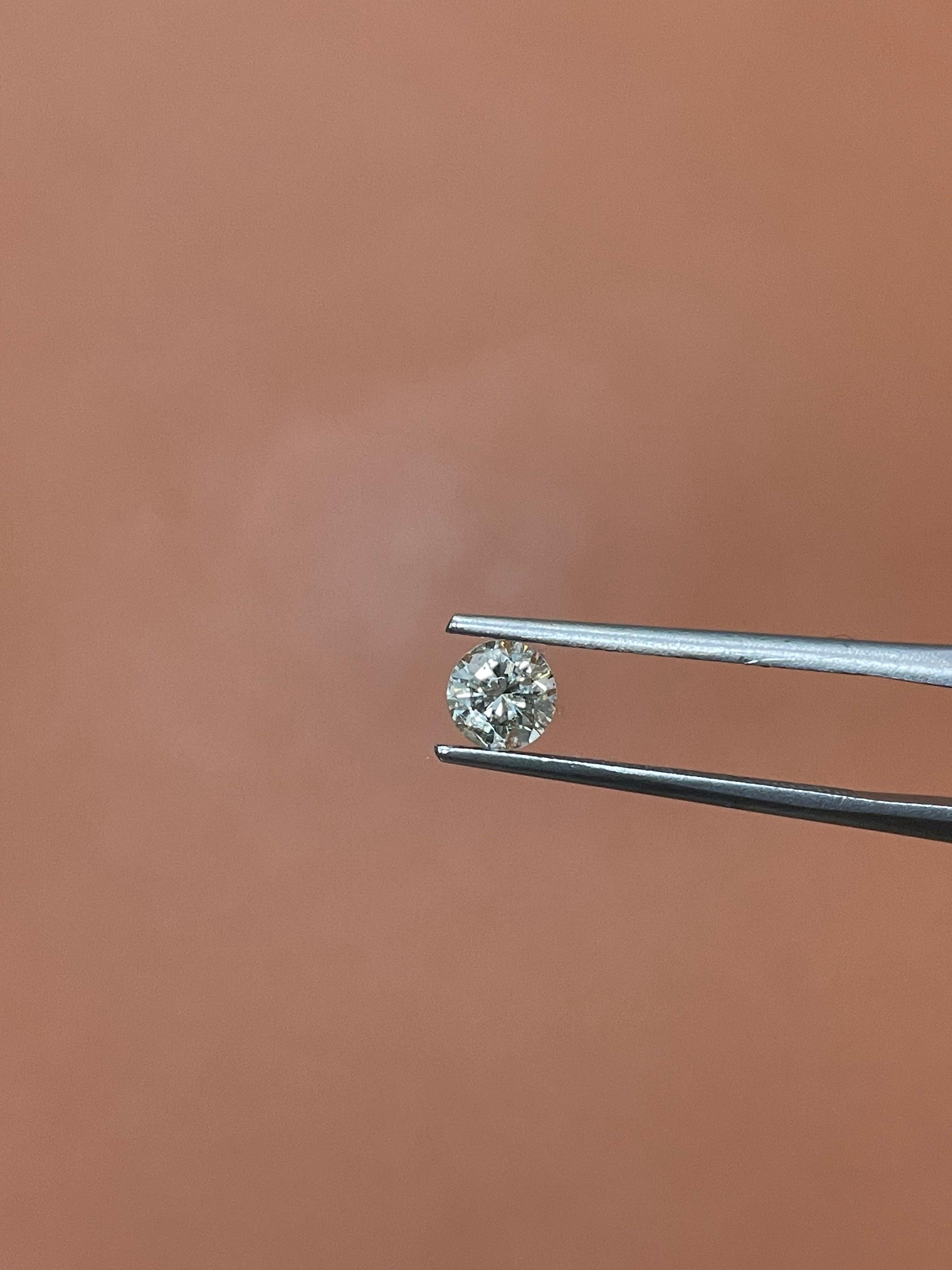 DESCRIPTION DE L'ARTICLE
ID # :
56566
Forme de la pierre :
Brillant rond 
Poids du diamant :
0.58CT
La clarté :
I2
Couleur :
S-T brun clair 
Coupez :
 Foire
Mesures :
5.14-5.21*3.38mm
Profondeur % :
65.4%
Tableau % :
61%
Symétrie :
Foire
Polonais