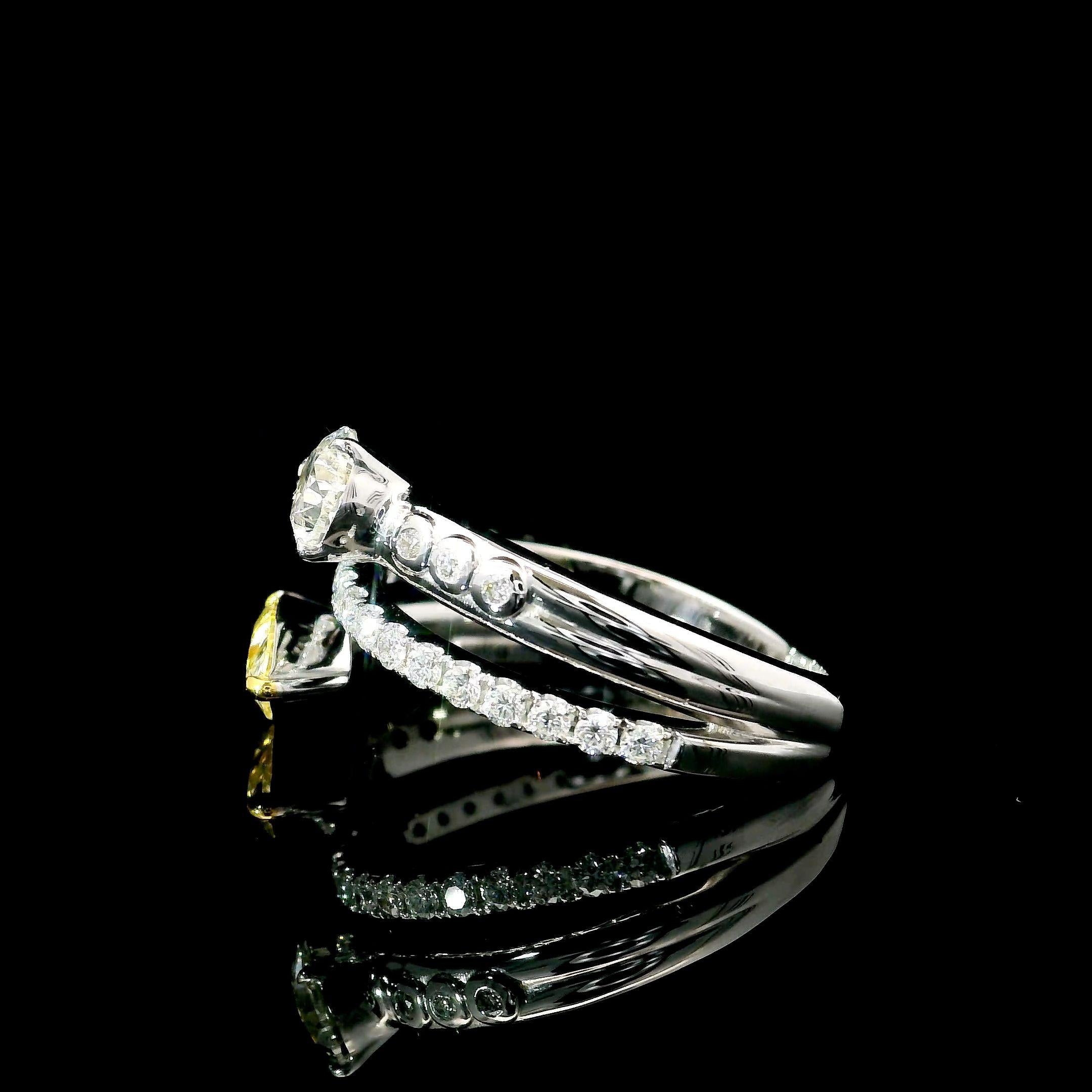 GIA Certified 0.59/0.56 Cts Fancy Light Yellow / G VVS1/VS1 Clarity Diamond Ring For Sale 1