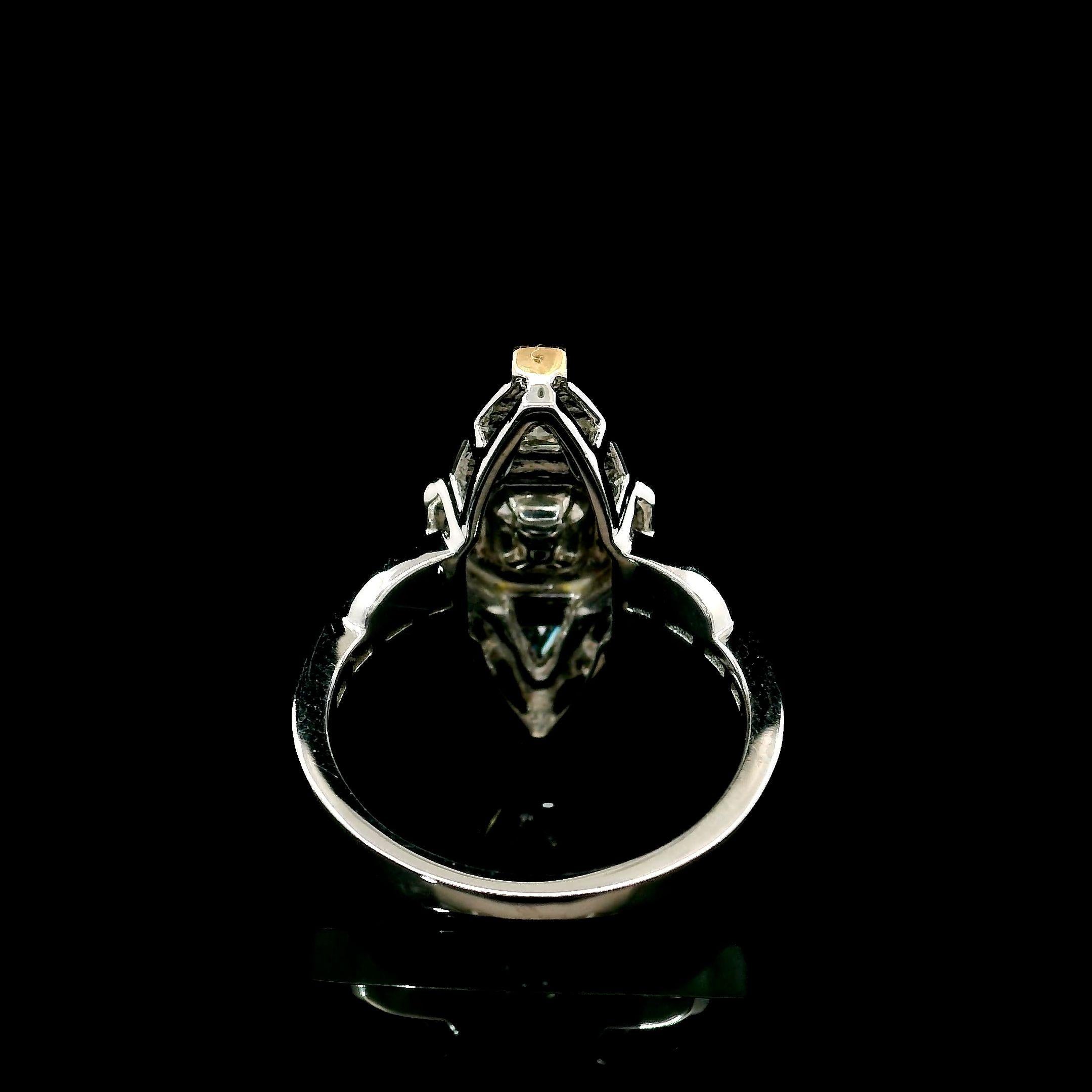 Bague en diamant vert clair fantaisie de 0,60 carat certifié par le GIA Unisexe en vente
