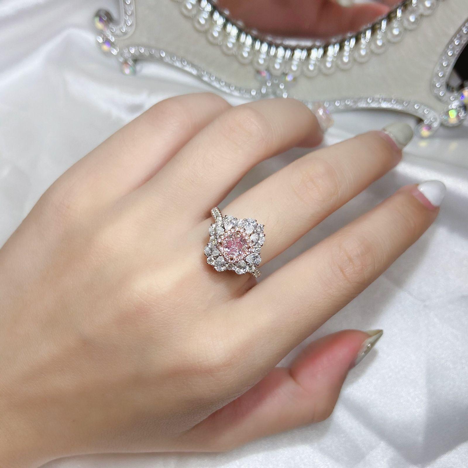 GIA Certified 0.61 Carat Very Light Pink I1 Clarity Diamond Ring For Sale 7