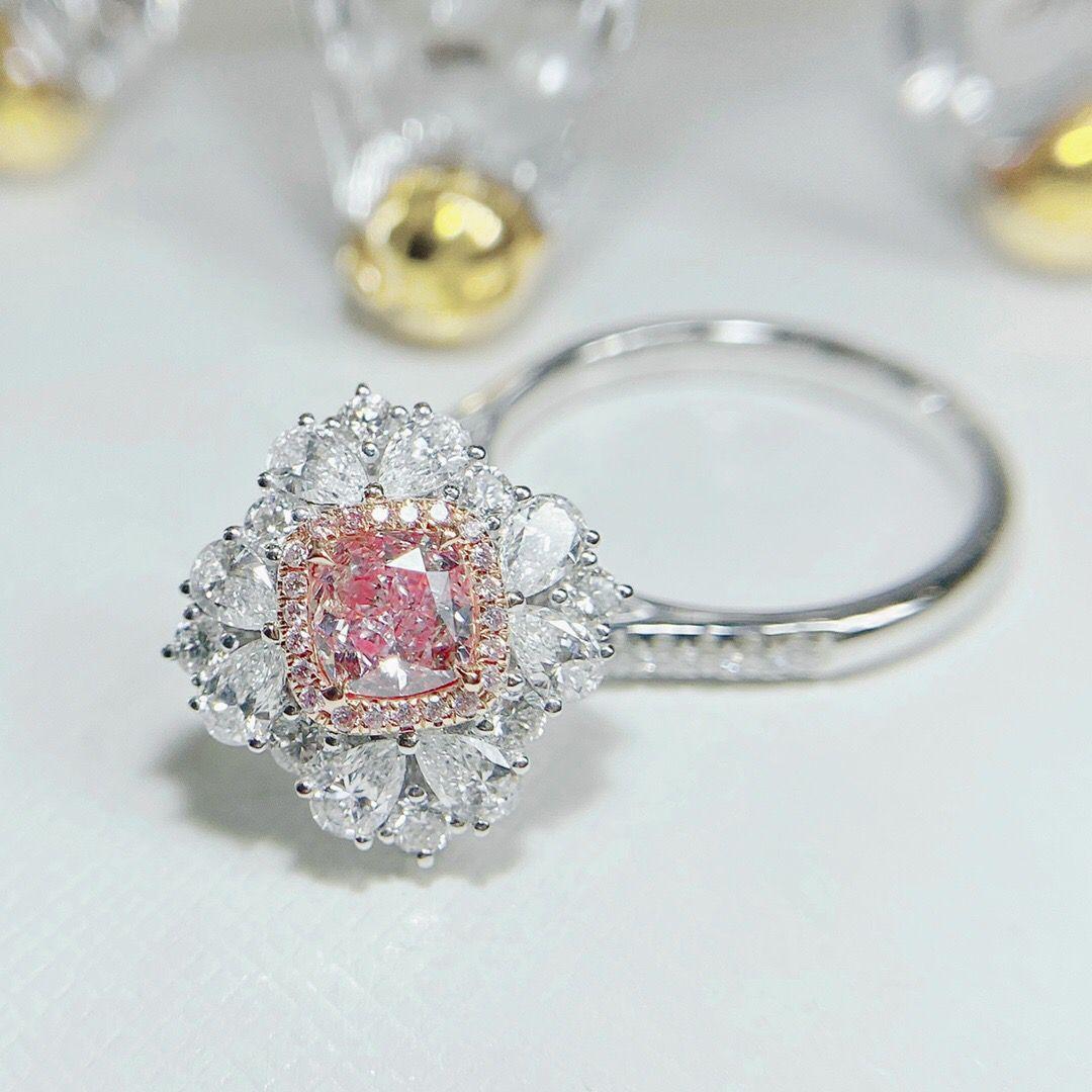 GIA Certified 0.61 Carat Very Light Pink I1 Clarity Diamond Ring For Sale 4