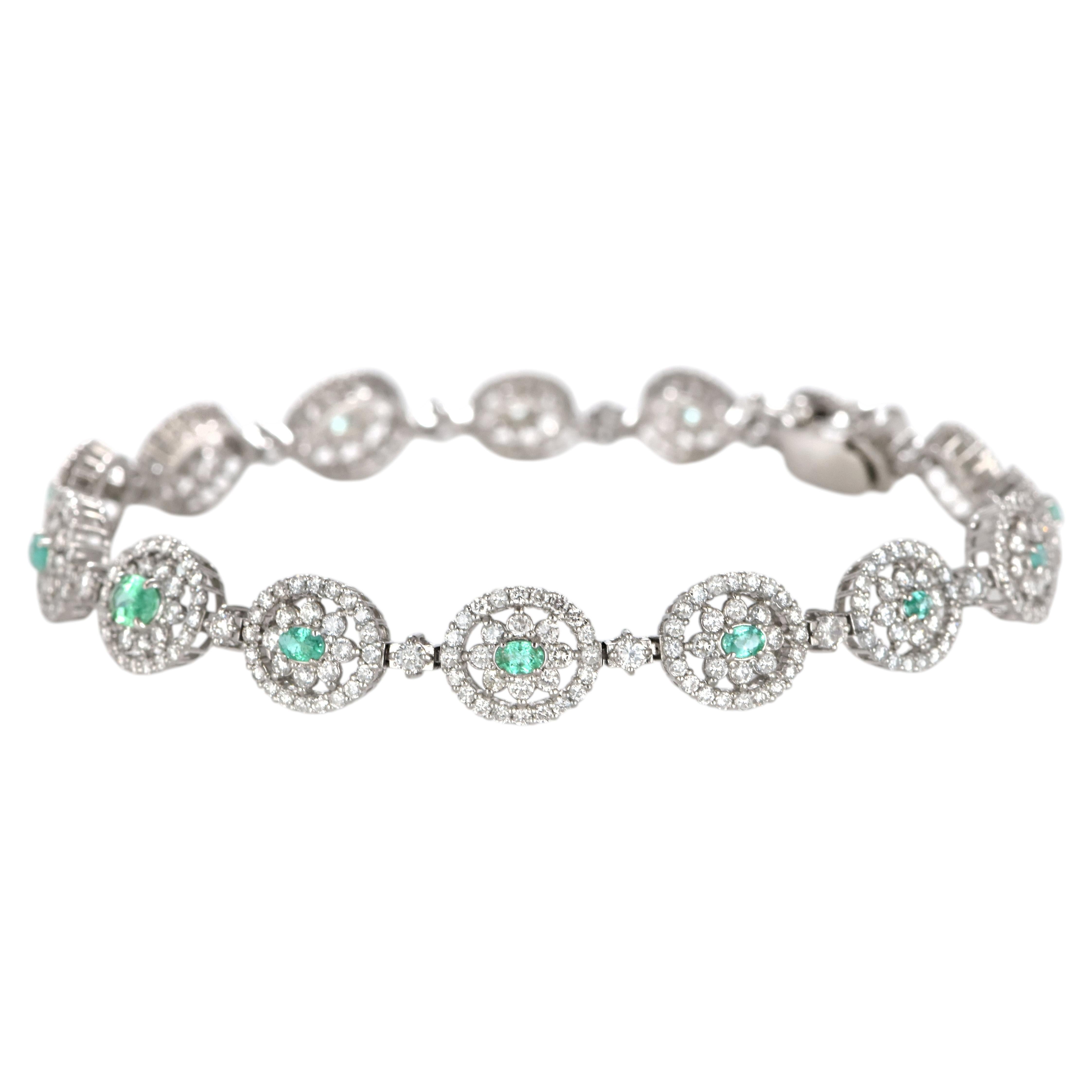 GIA Certified 0.62 Carat Brazilian Paraiba and Diamond Bracelet Made in Platinum For Sale