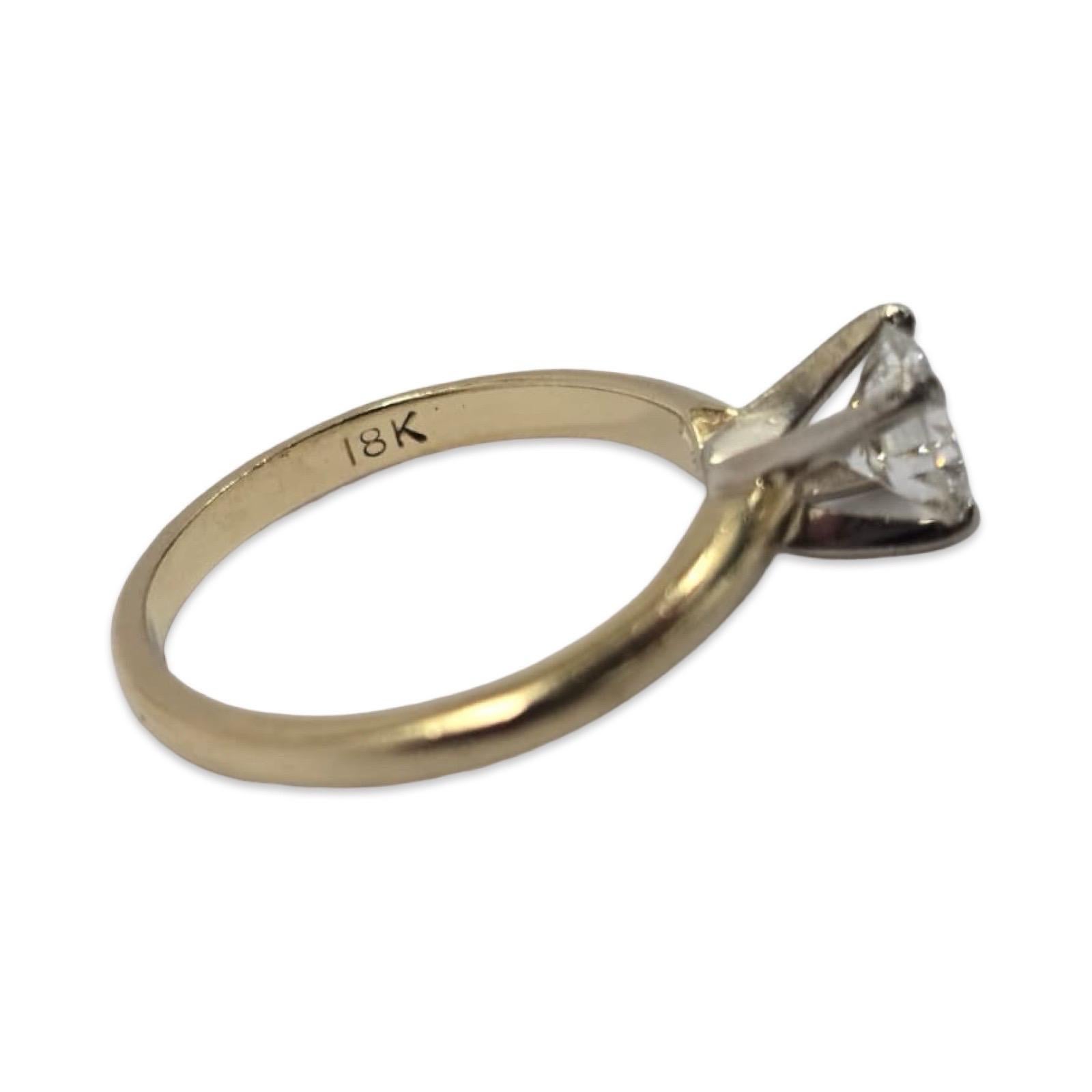 Bague solitaire en or 18 carats avec diamant certifié GIA de 0,62 ct (J/SI1) Pour femmes en vente