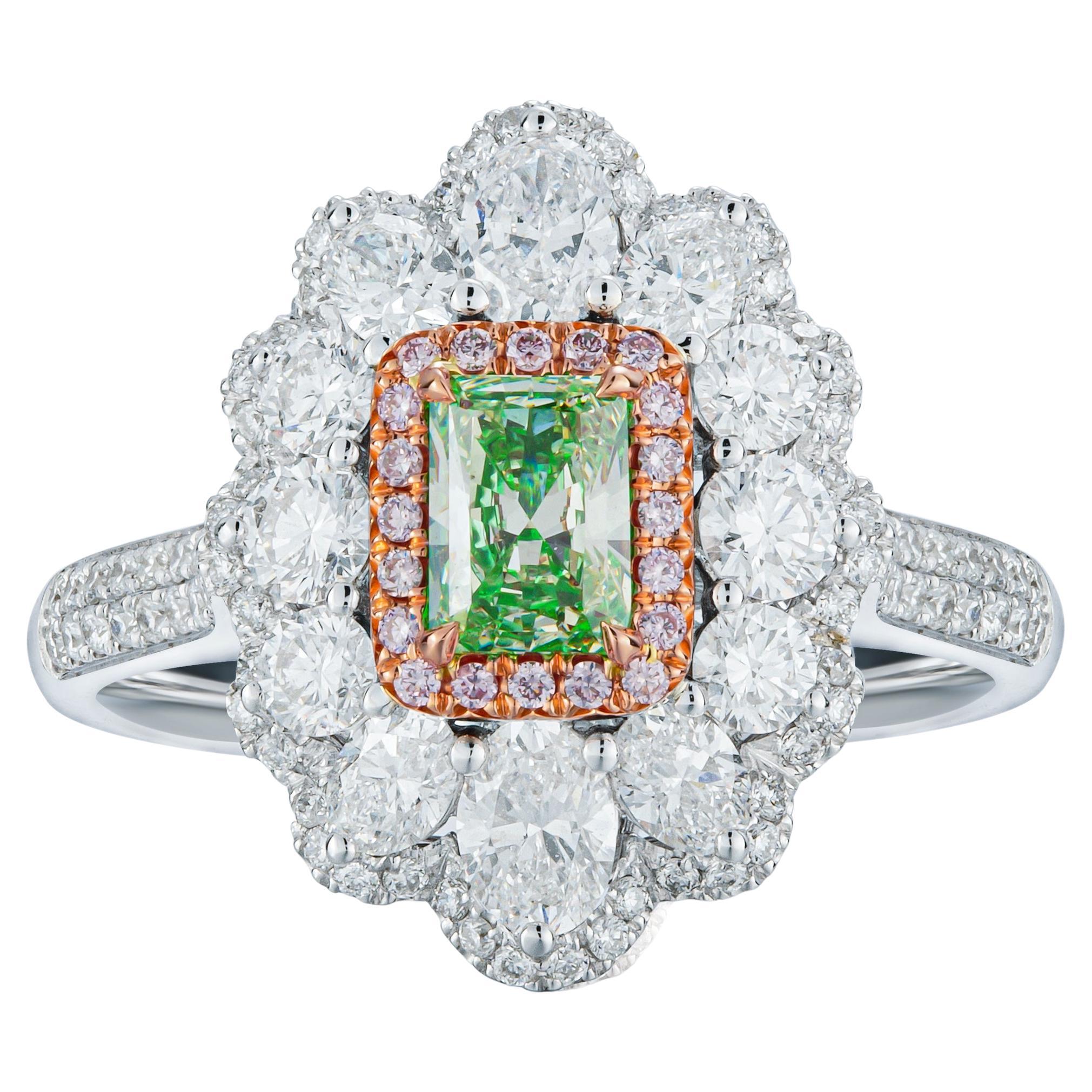  Bague 18 carats avec diamant vert jaune clair fantaisie naturel de 0,62 carat certifié par le GIA
