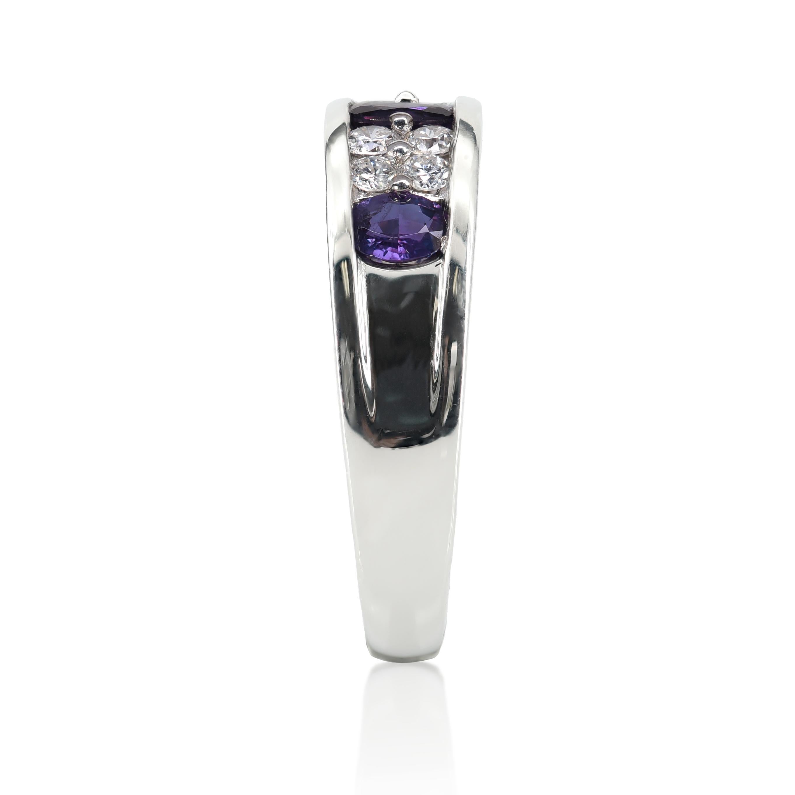 GIA Certified 0.63 Carats Alexandrite Diamonds set in Platinum Ring In New Condition For Sale In Los Angeles, CA