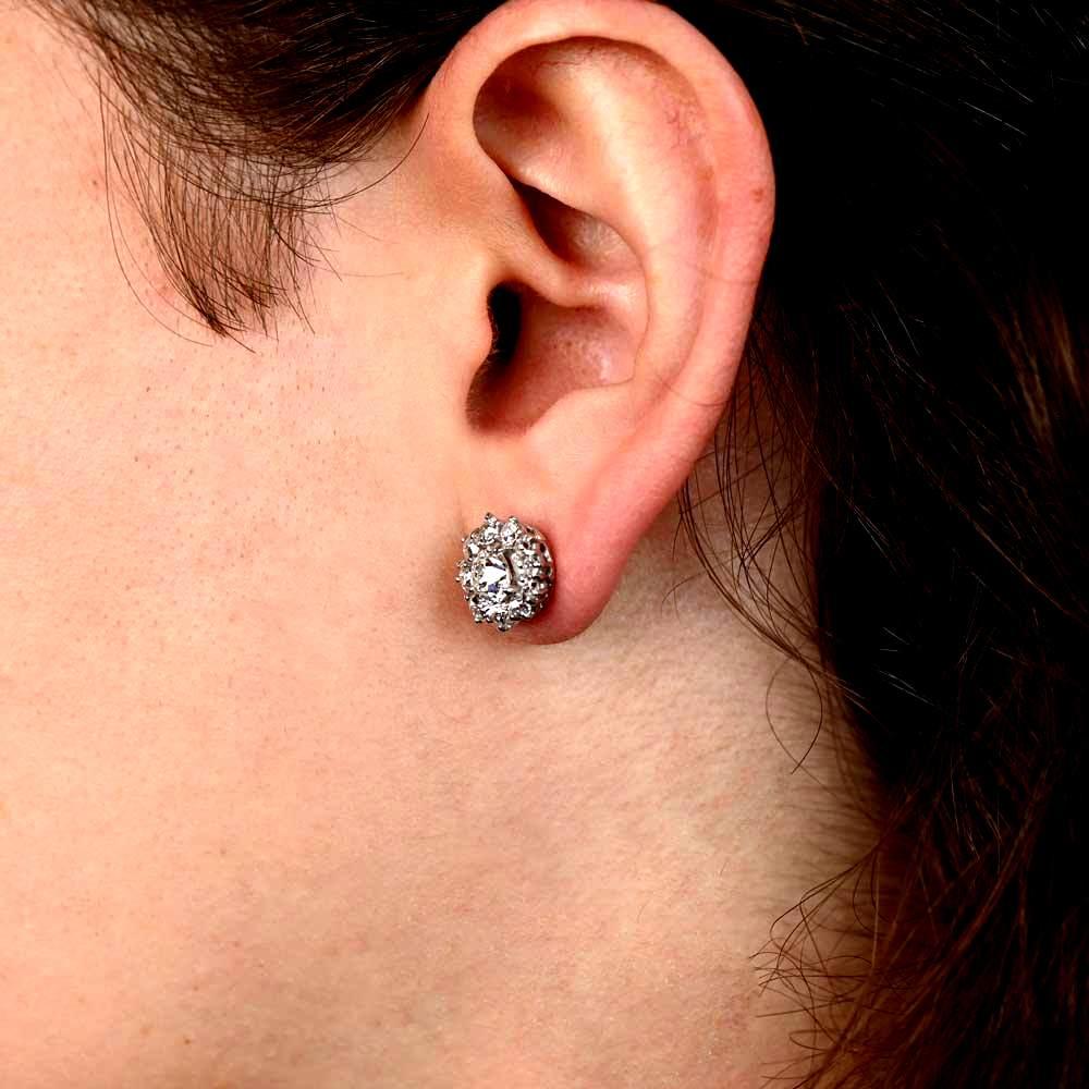 GIA-zertifizierte 0,63 Karat und 0,65 Karat Diamant-Ohrringe aus Platin mit altem Euroschliff (Art déco) im Angebot