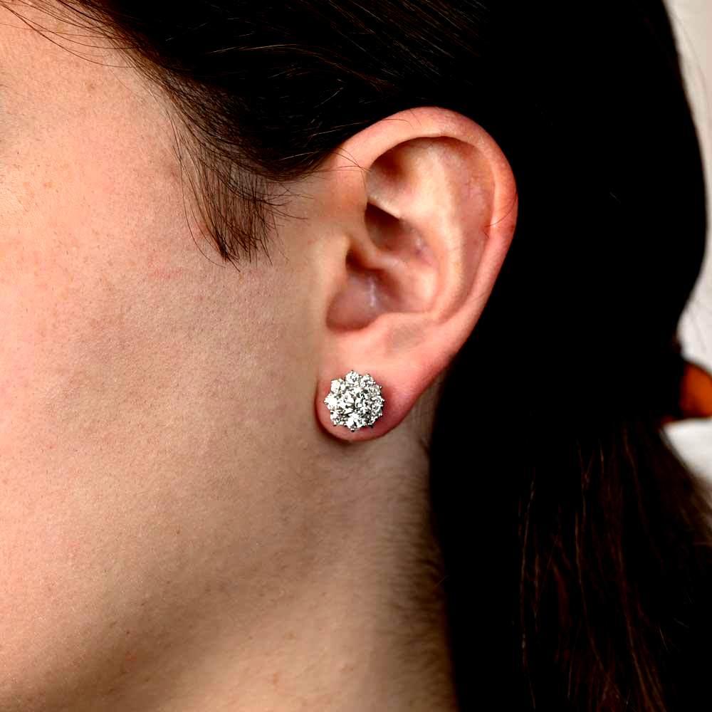 GIA-zertifizierte 0,63 Karat und 0,65 Karat Diamant-Ohrringe aus Platin mit altem Euroschliff (Alteuropäischer Schliff) im Angebot
