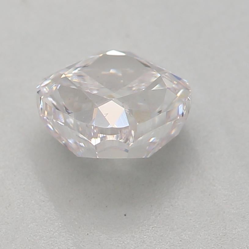 Diamante certificato GIA da 0,65 carati di colore rosa chiaro con purezza VS2 In condizioni Nuovo in vendita a บางรัก, TH