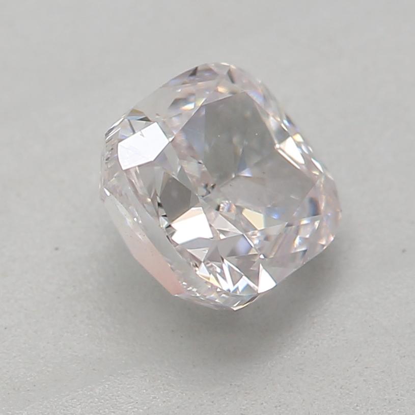 da uomo o donna Diamante certificato GIA da 0,65 carati di colore rosa chiaro con purezza VS2 in vendita
