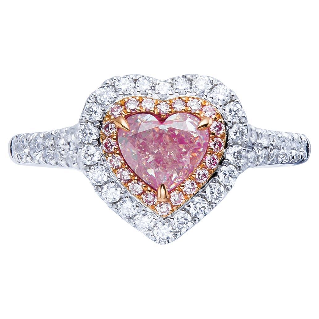 Bague en or 18 carats avec diamants naturels de couleur rose de 0,66 carat, certifiés par le GIA.