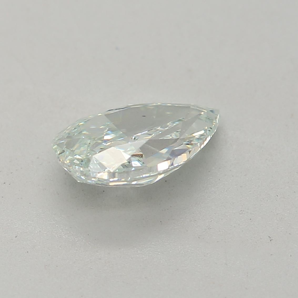 Diamante certificado por el GIA de 0,68 quilates de fantasía verde azulado claro con pureza SI1 en Nuevo estado para la venta en บางรัก, TH