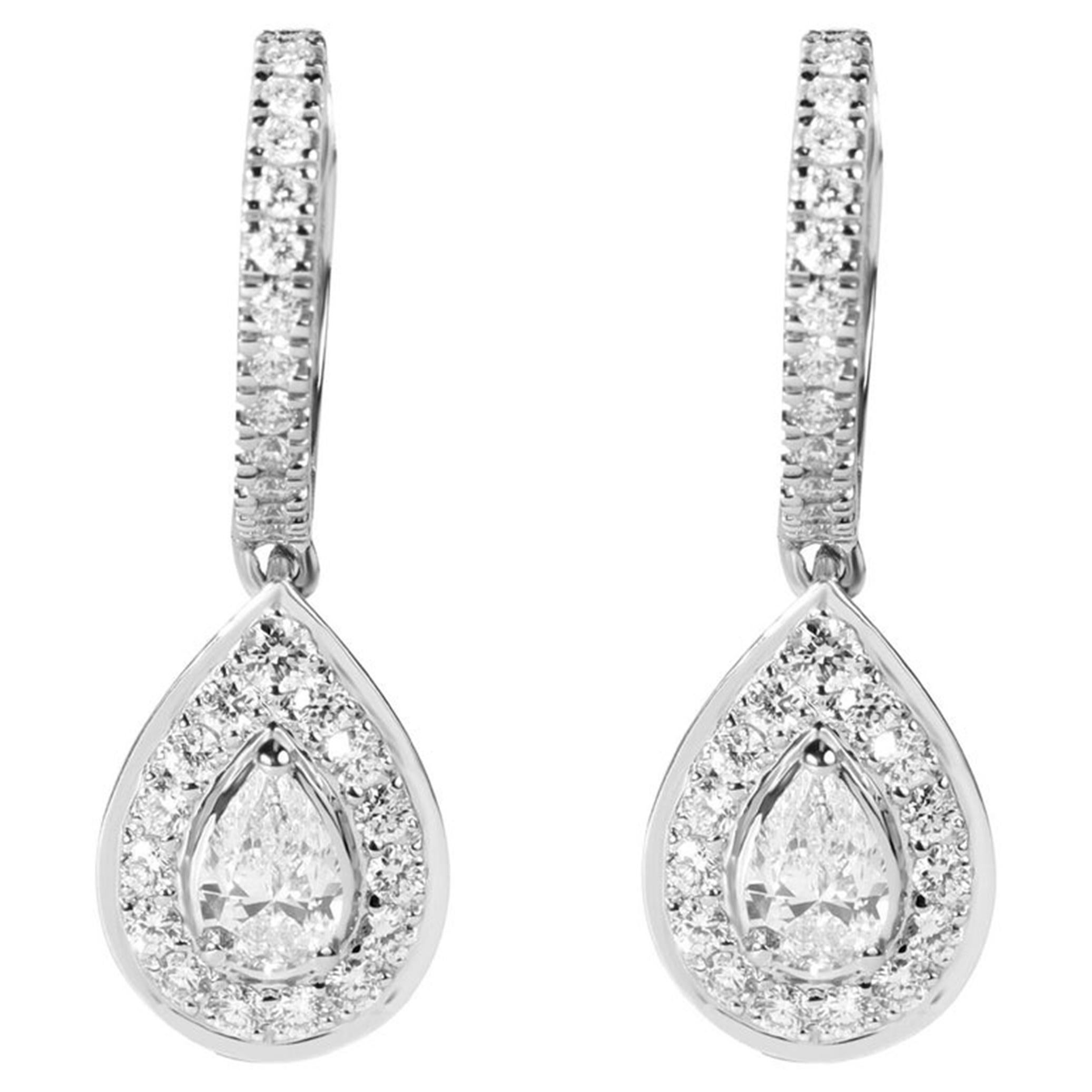 Orecchini a goccia con diamante aureolato a pera certificati GIA da 0,6tcw in oro bianco 18K In condizioni Nuovo in vendita a Jaipur, RJ