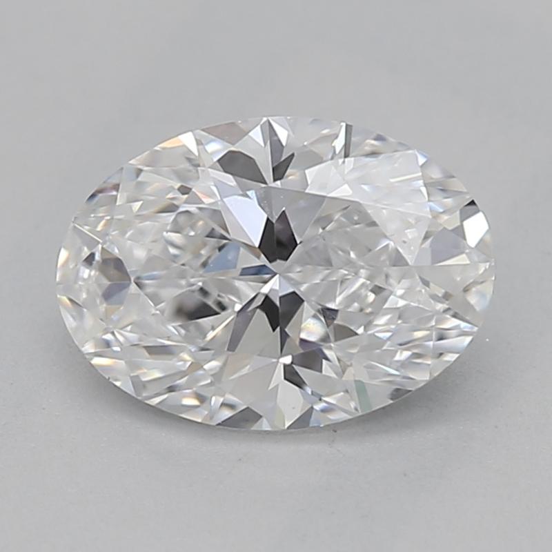 Découvrez une bague en diamant remarquable qui incarne le luxe et la brillance, avec un superbe diamant ovale de 0,7 mm d'une pureté D et d'une qualité VS2 impressionnante. Cette pièce exquise est élégamment sertie d'or blanc lustré, rehaussant son