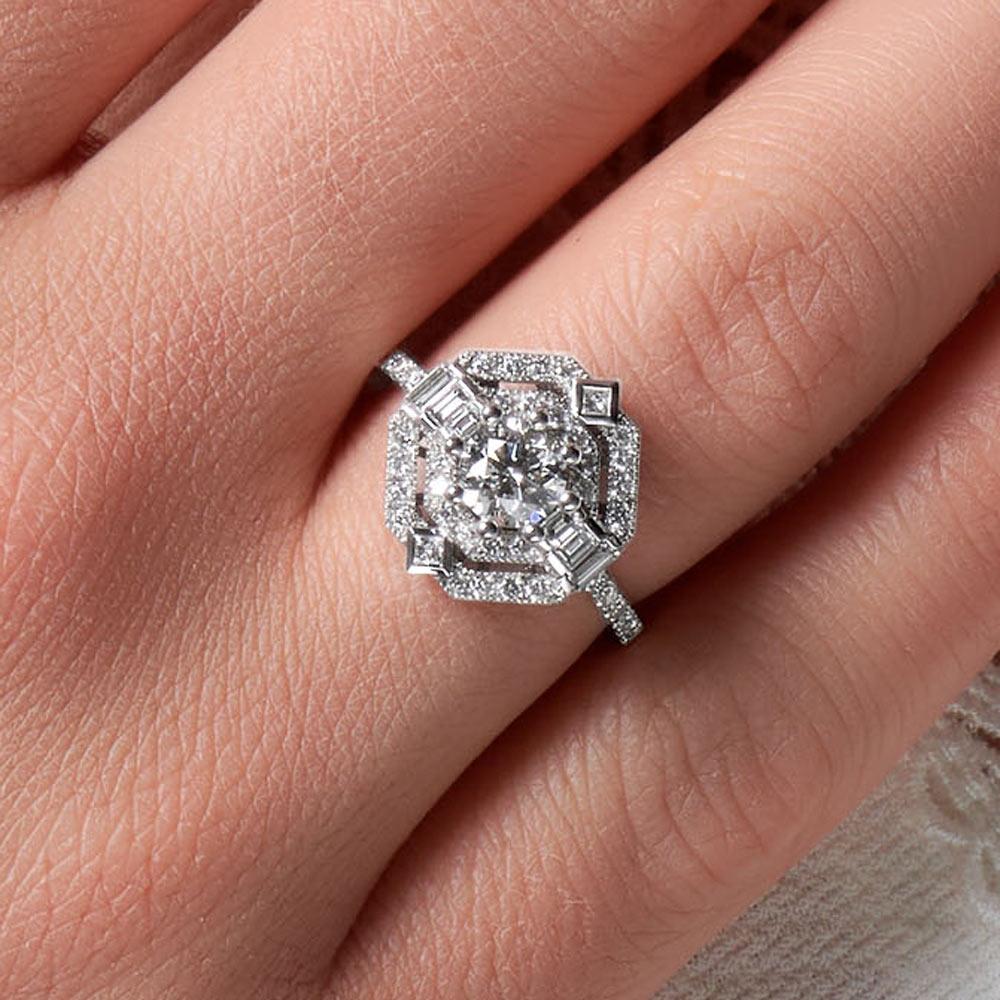 For Sale:  GIA Certified 0.70 Carat Diamond White Gold 18K Art Déco Ring 3