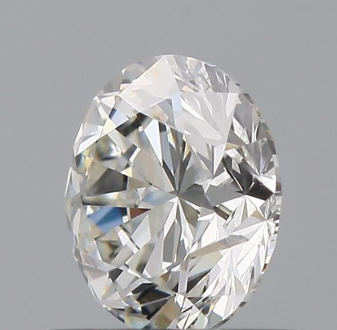 Round Cut GIA Certified 0.70 Carat E Colour VS2 Clarity Diamond For Sale