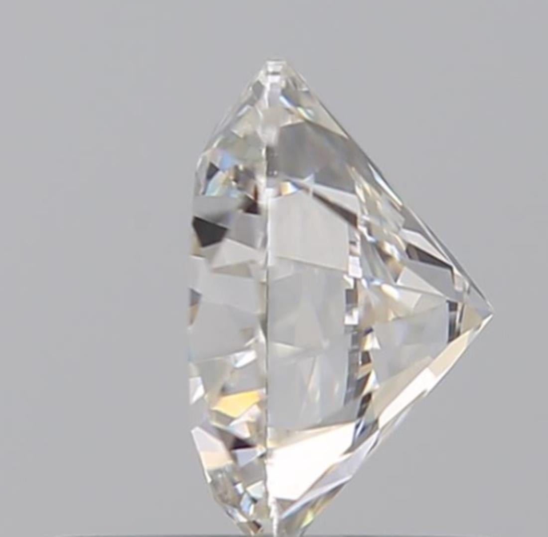 Diamante certificato GIA da 0,70 carati con colore F e purezza VS1 In condizioni Nuovo in vendita a บางรัก, TH