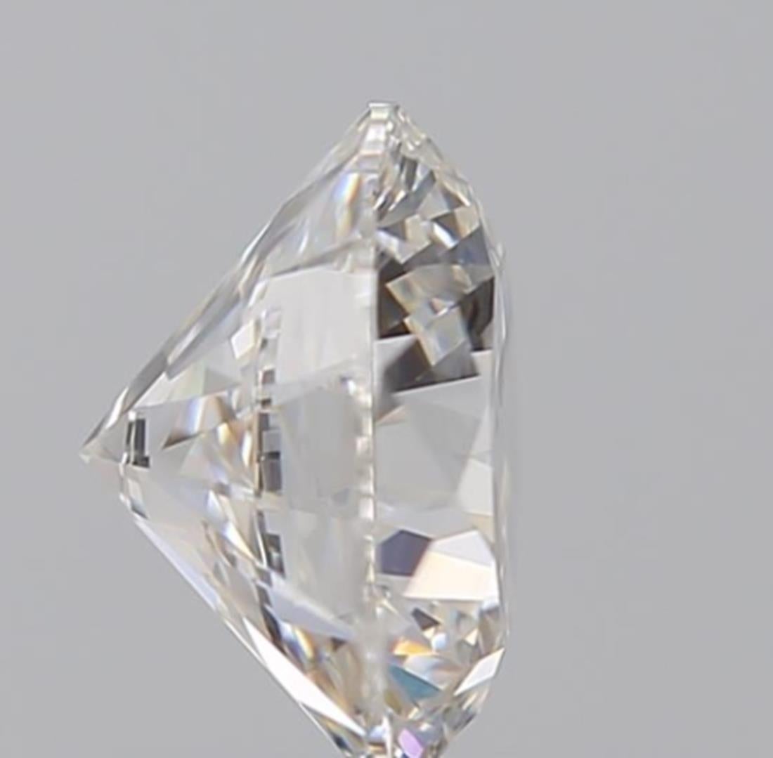 Diamante certificato GIA da 0,70 carati con colore F e purezza VS1 in vendita 1