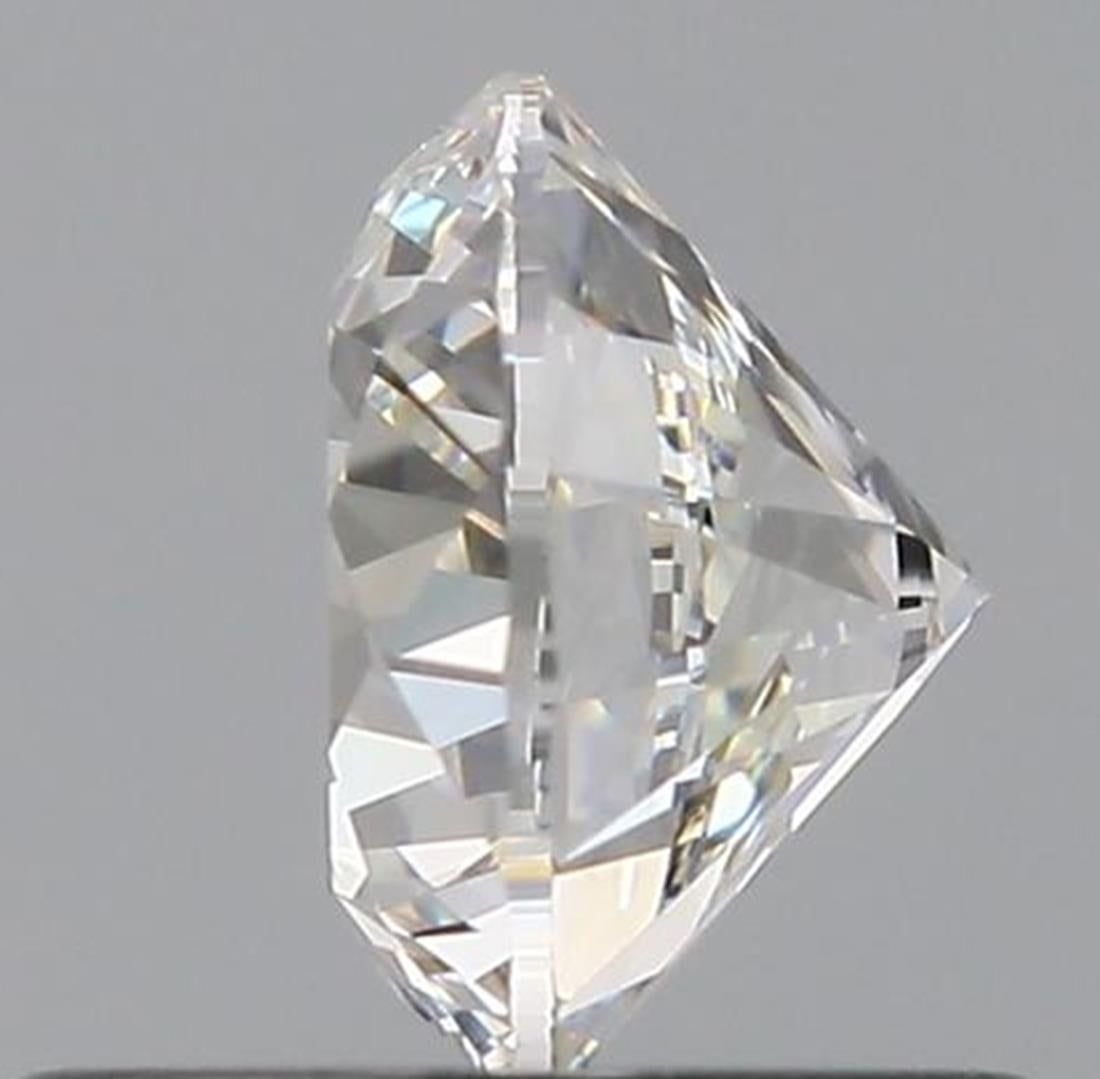 GIA Certified 0.70 Carat F Colour VVS1 Clarity Diamond In New Condition For Sale In บางรัก, TH