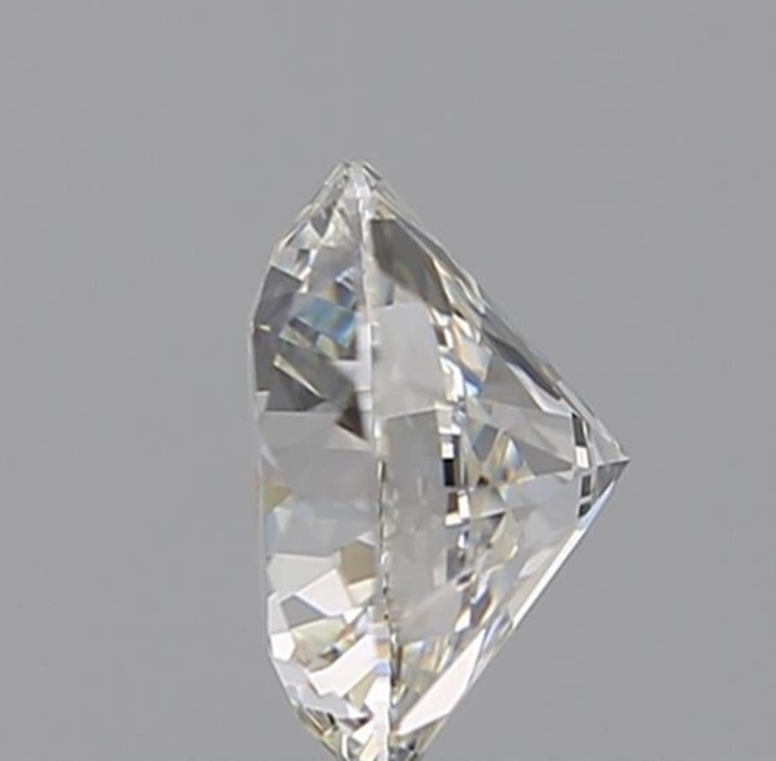 GIA Certified 0.70 Carat F Colour VVS2 Clarity Diamond In New Condition For Sale In บางรัก, TH