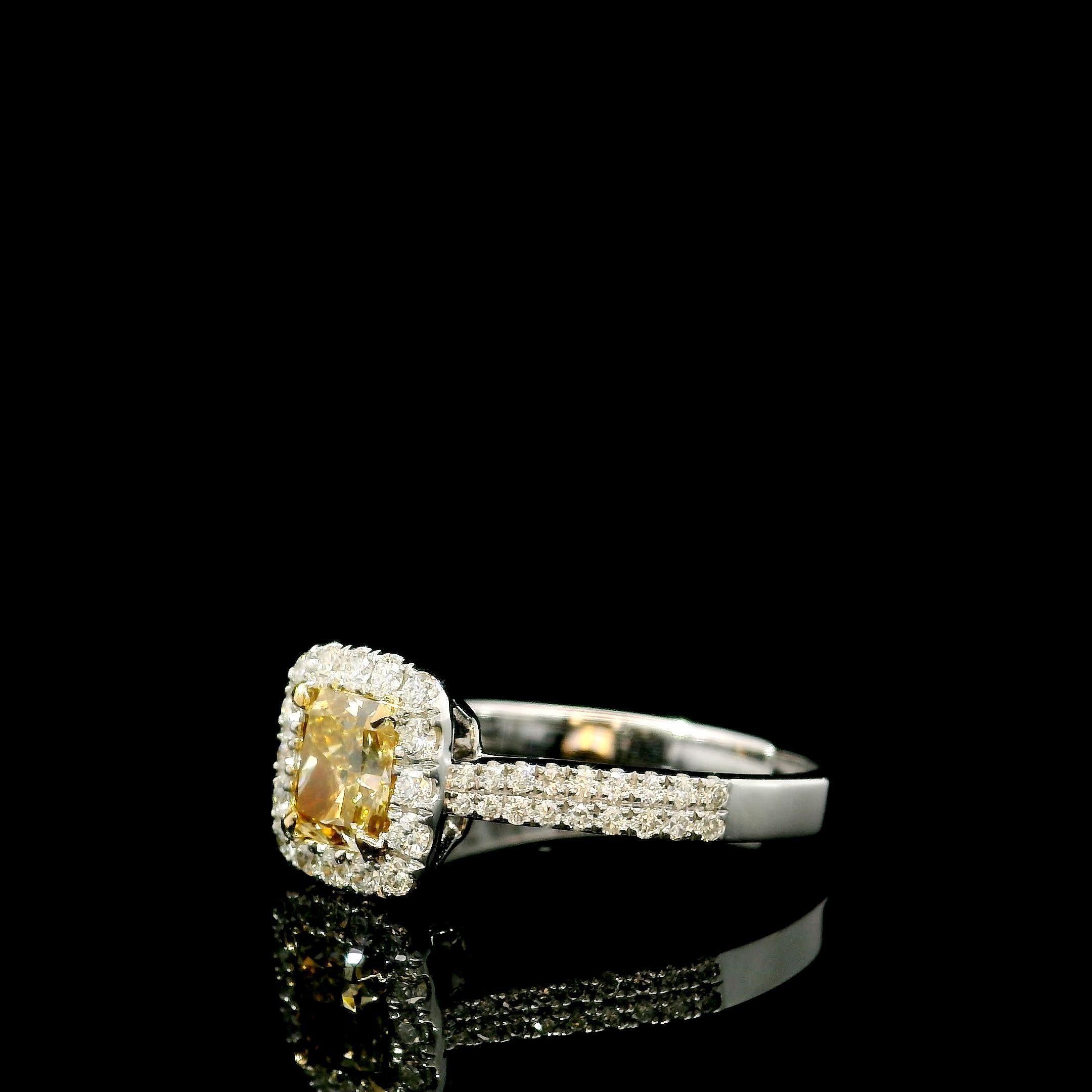 GIA Certified 0.70 Carat Fancy Brownish Yellow SI1 Clarity Diamond Ring In New Condition For Sale In บางรัก, TH