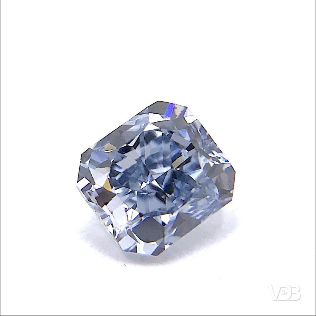 GIA Certified 0.70 Carat Fancy Intese Blue Diamond VVS1 Loose Stone, Collector Neuf - En vente à New York, NY
