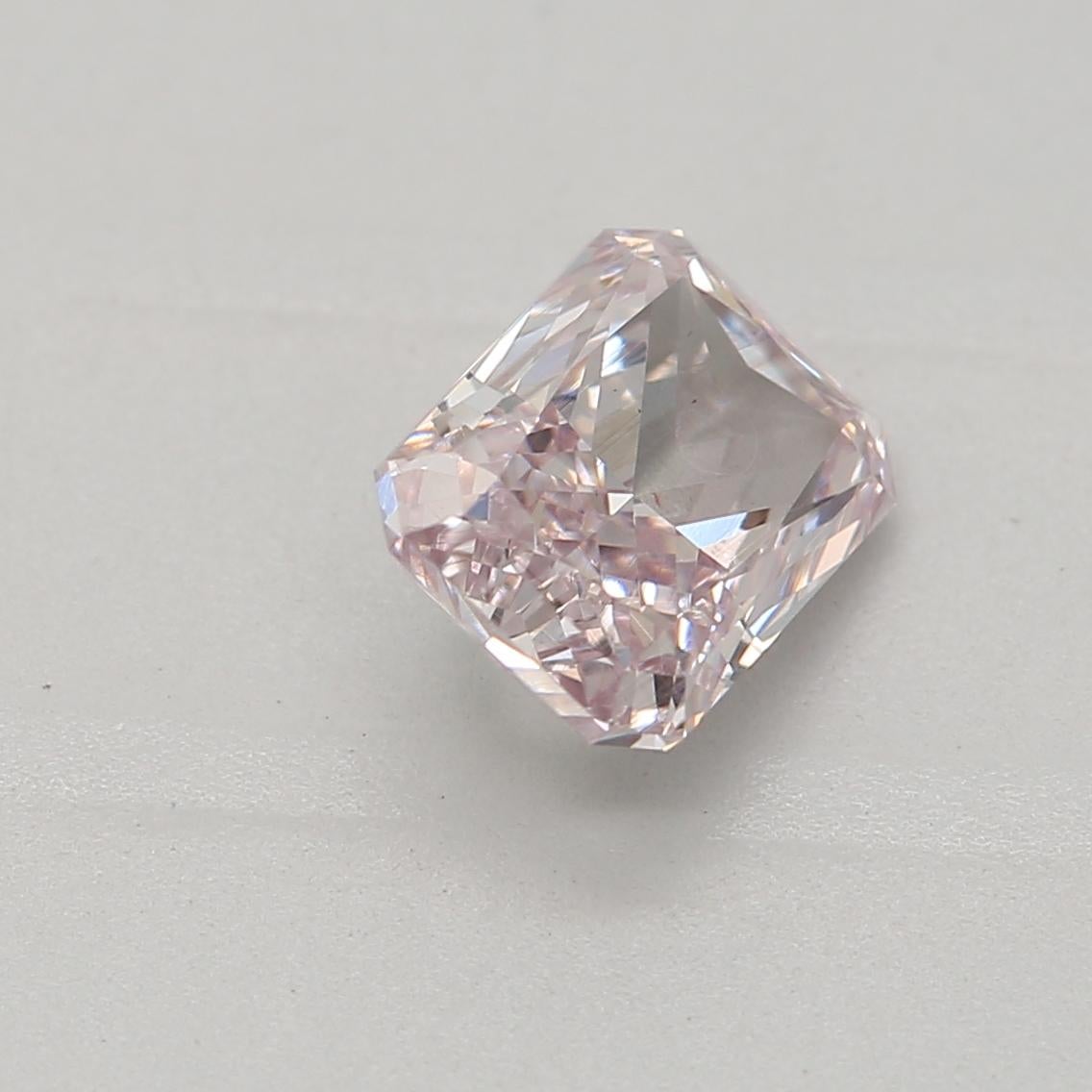 GIA-zertifizierter 0,70 Karat Fancy Lila Rosa VS2 Reinheit Diamant für Damen oder Herren im Angebot