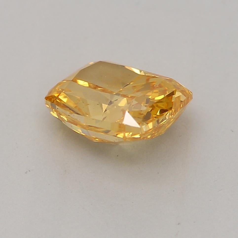 GIA Certified 0.70 Carat Fancy Vivid Orange Yellow SI2 Clarity Diamond In New Condition For Sale In บางรัก, TH