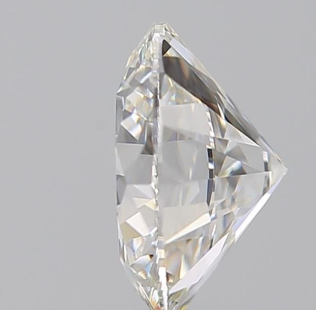 GIA Certified 0.70 Carat G Colour VVS1 Clarity Diamond In New Condition For Sale In บางรัก, TH