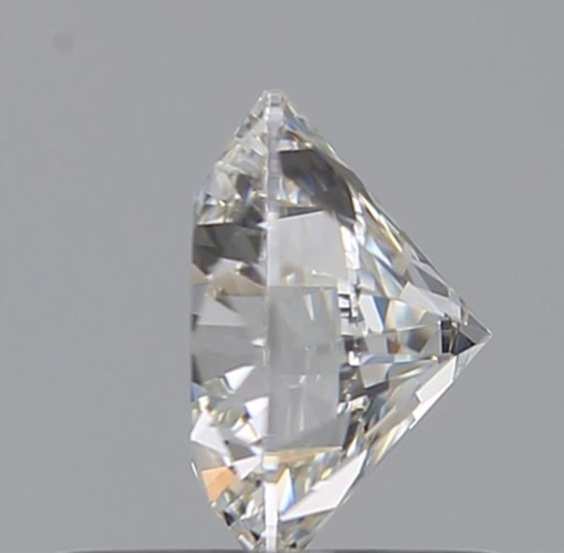 GIA Certified 0.70 Carat G Colour VVS2 Clarity Diamond In New Condition For Sale In บางรัก, TH