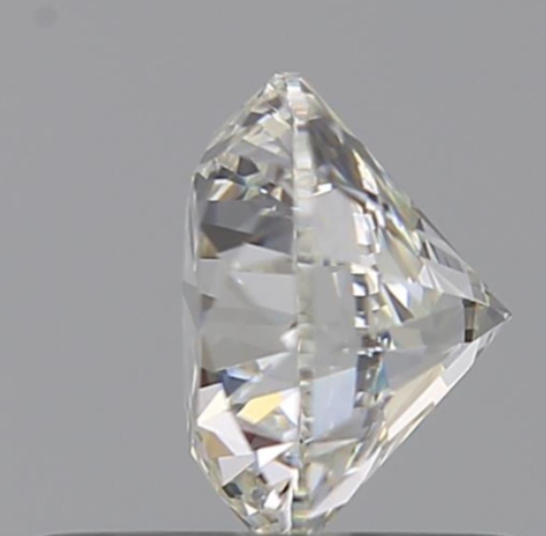 GIA Certified 0.70 Carat H Colour VVS1 Clarity Diamond In New Condition For Sale In บางรัก, TH