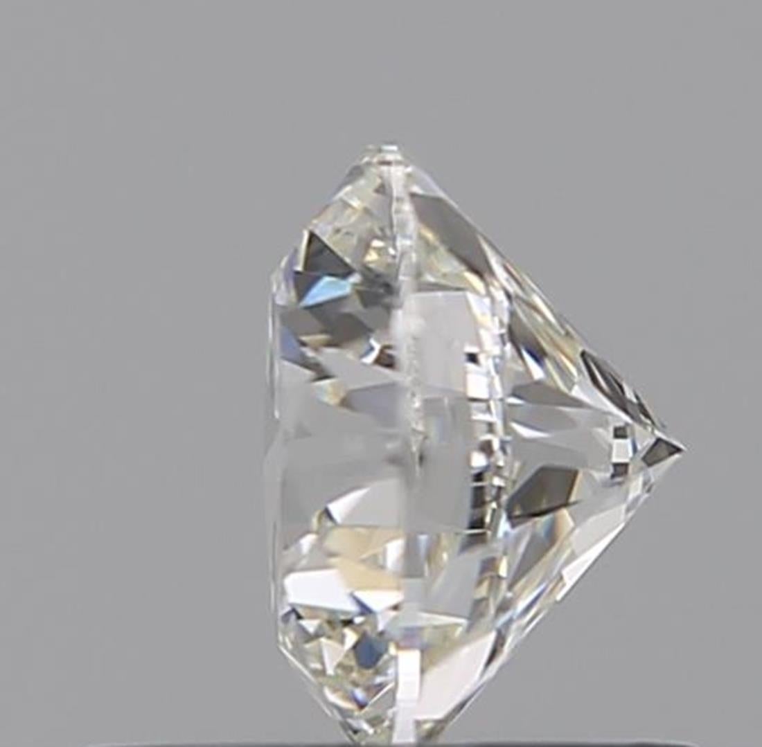 GIA Certified 0.70 Carat H Colour VVS2 Clarity Diamond In New Condition For Sale In บางรัก, TH
