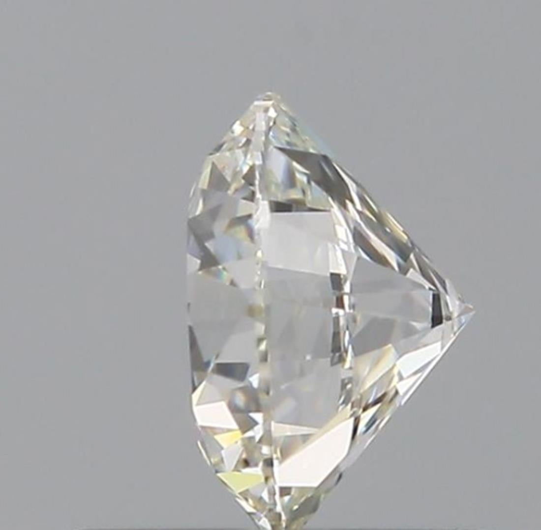 GIA Certified 0.70 Carat H Colour VVS2 Clarity Diamond In New Condition For Sale In บางรัก, TH
