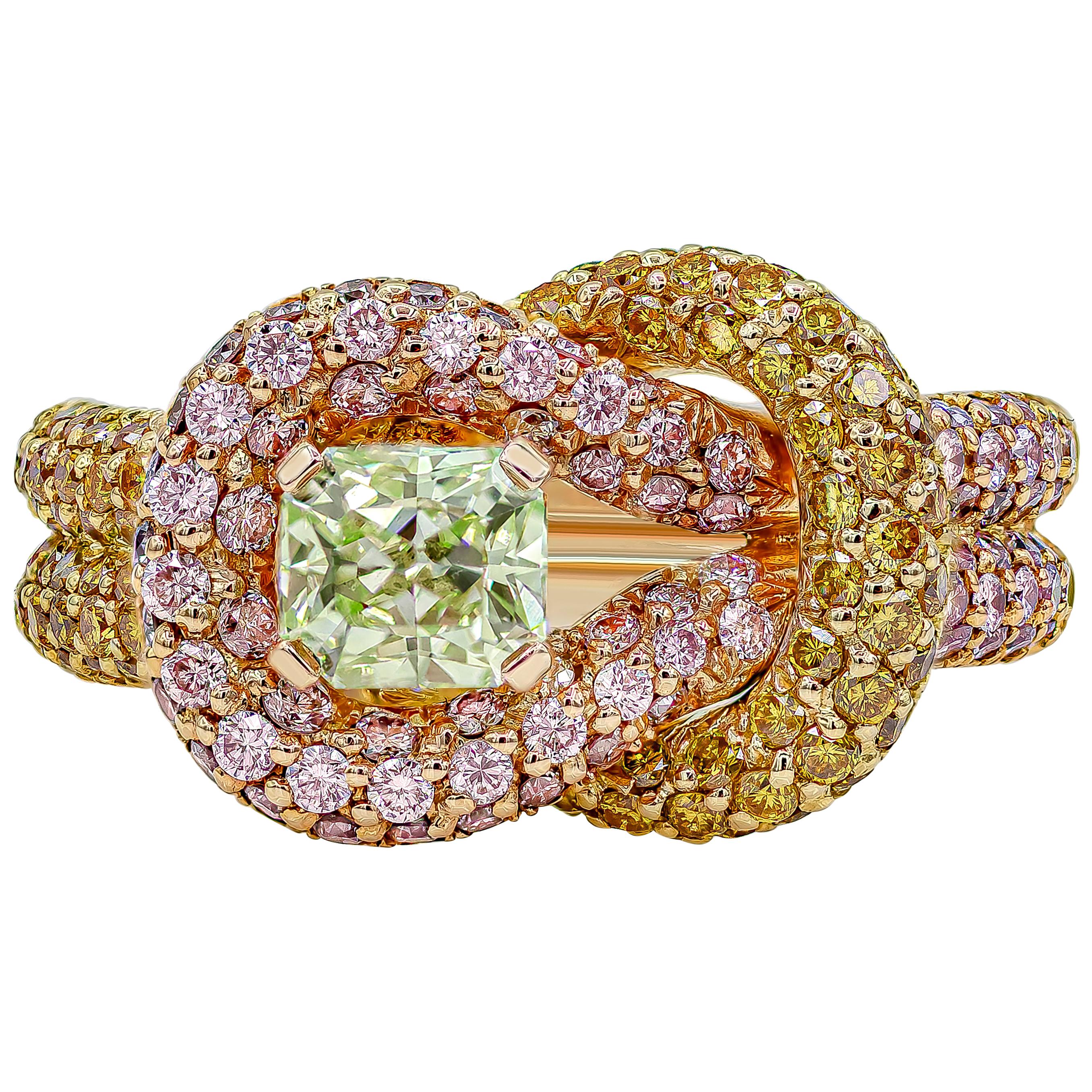 Bague mode à nœuds entrelacés avec diamant vert intense de 0,70 carat certifié GIA en vente