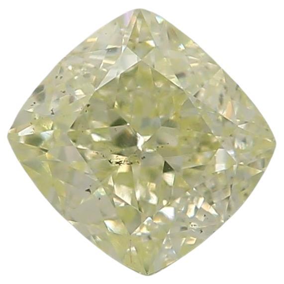 Diamante amarillo verdoso claro SI1 de 0,70 quilates certificado por GIA