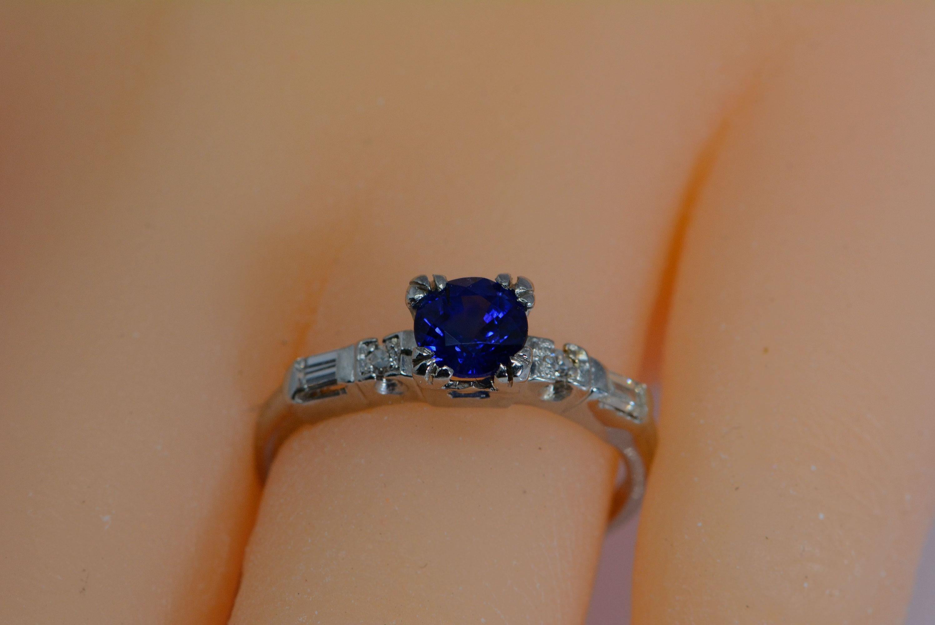 Women's GIA Certified 0.70 Carat Madagascar Sapphire and Diamond Platinum Ring For Sale