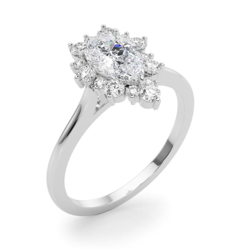 Certifié GIA 0.70 Carat Pear Halo Cluster  Bague en diamant Pour femmes en vente