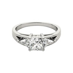 Anillo de diamantes Este-Oeste Trillón Princesa de 0,70 quilates certificado por GIA