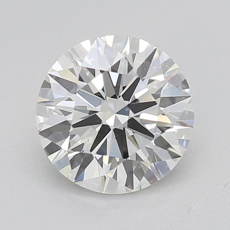 Realizzato a mano a New York, questo splendido anello con diamante presenta un affascinante diamante rotondo certificato GIA di 0,70 , classificato J e SI1. L'incastonatura a quattro punte a doppio cestello, ornata da intricati dettagli in milgrain,