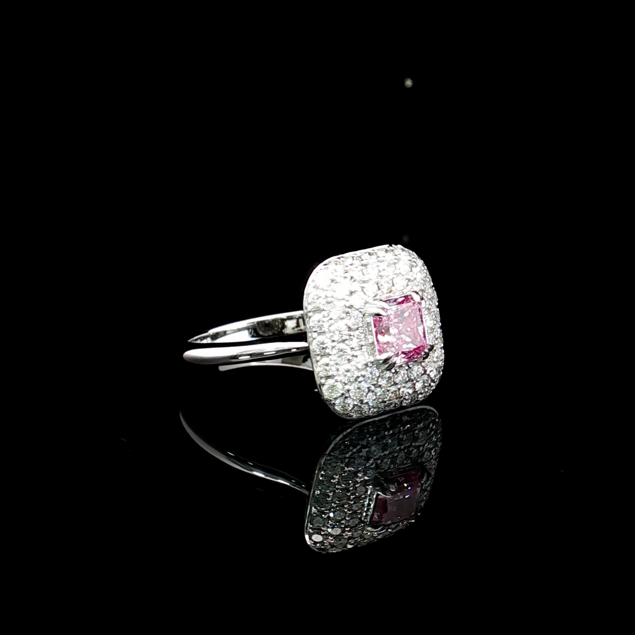 Bague en diamant certifié GIA de 0,70 carat, rose très clair, pureté SI2 Neuf - En vente à บางรัก, TH