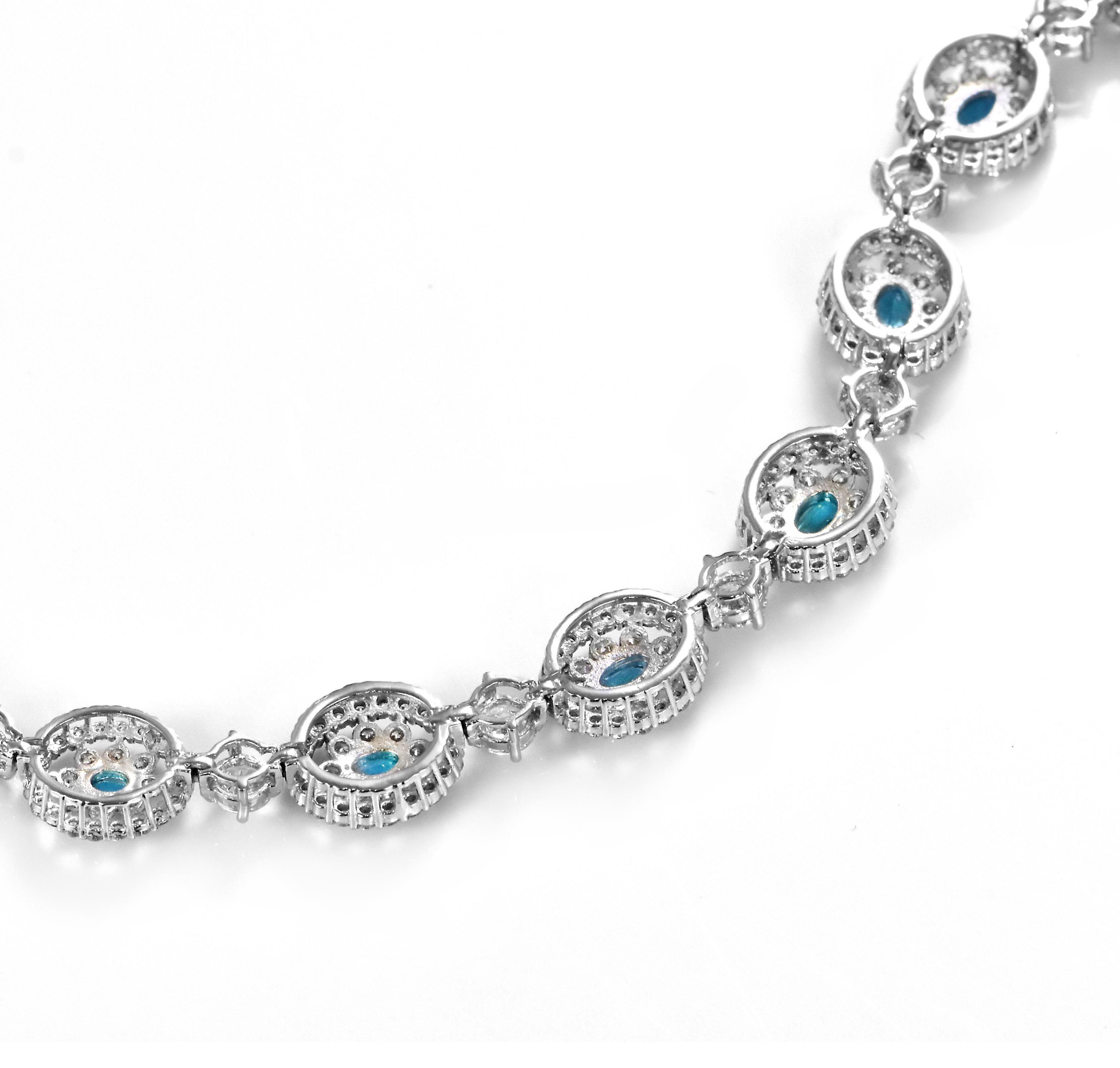 GIA-zertifiziertes Armband aus Platin mit 0,70 Karat brasilianischem Paraiba und Diamanten aus Platin im Zustand „Neu“ im Angebot in Tokyo, JP