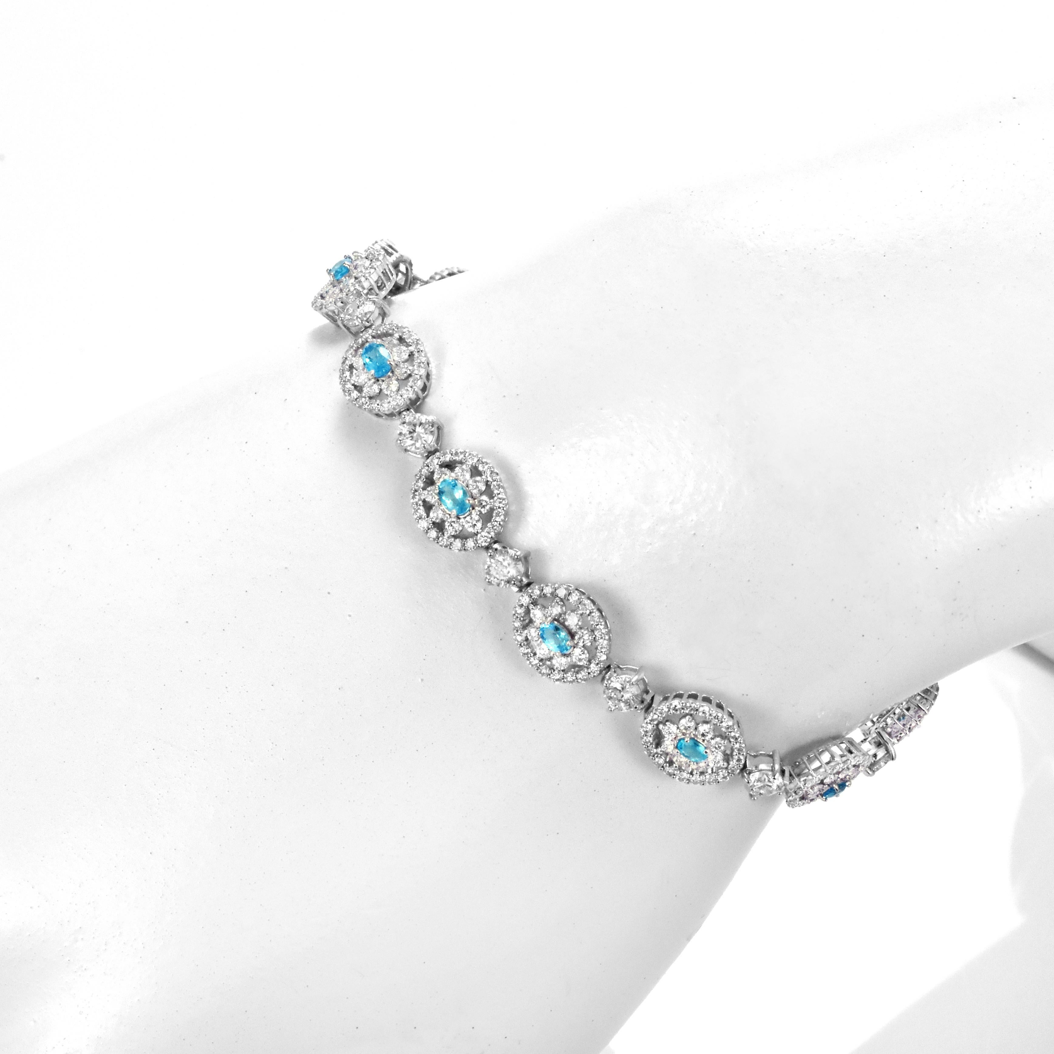 GIA-zertifiziertes Armband aus Platin mit 0,70 Karat brasilianischem Paraiba und Diamanten aus Platin im Angebot 1