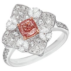 GIA Certified 0.70ct Natural Fancy Light Brown-Pink Cushion Shape Diamond 18kt (diamant en forme de coussin de couleur rose clair)