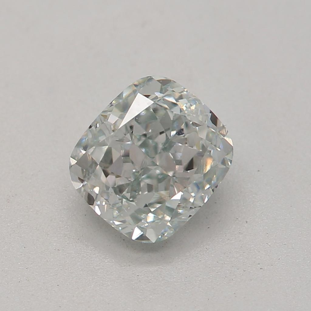 Zertifikat: GIA 
Berichtsnummer: 1375206046
Form und Schliff: Kissen
Karatgewicht: 0,71 Karat
Abmessungen: 5,12 x 4,6 x 3,22 mm
Farbton: Fancy Light Grayish Green

MERKMALE DES DIAMANTEN:

Dieser Fancy Light Grayish Green Diamant ist ein seltener