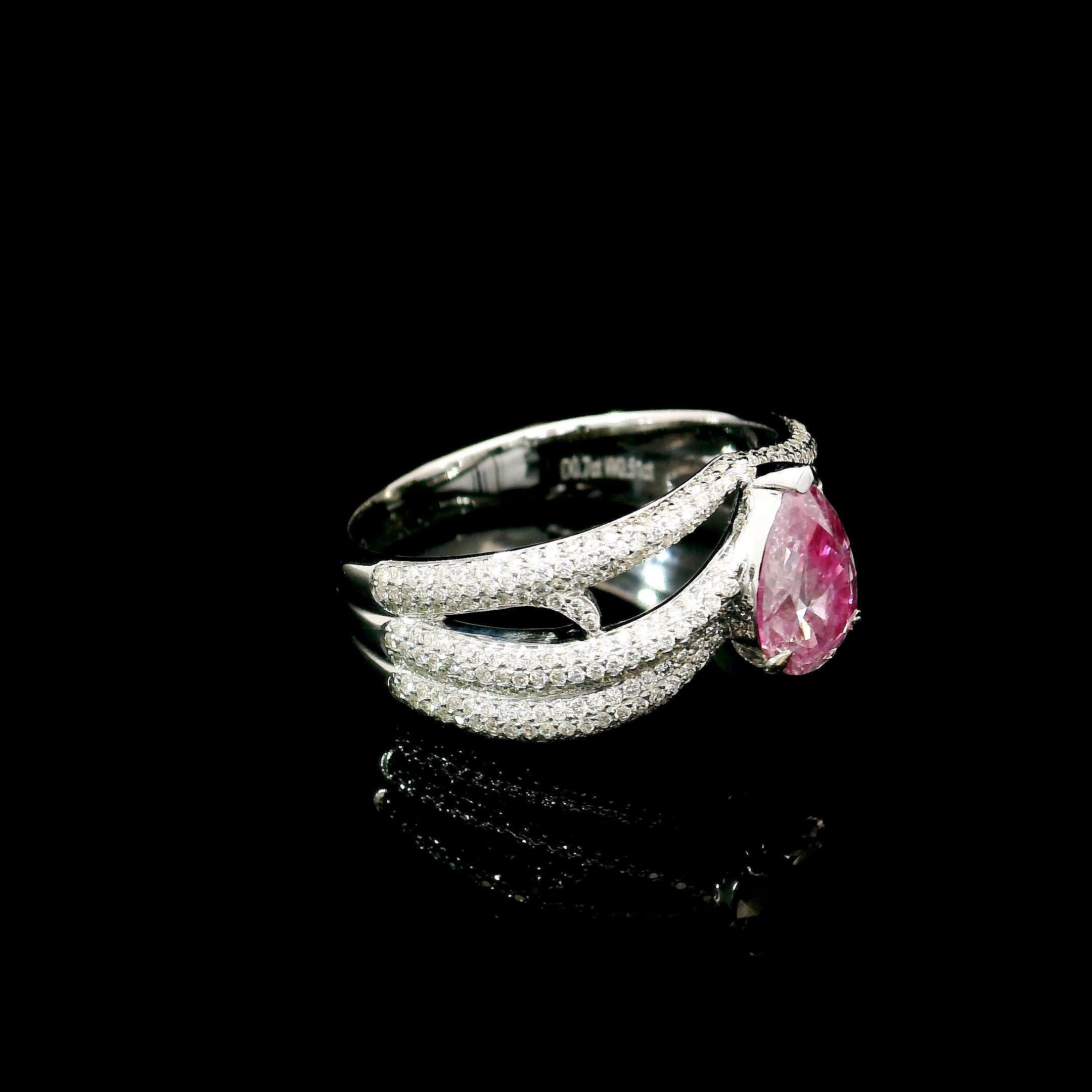 Anello con diamante rosa chiaro certificato GIA da 0,71 carati con purezza I2 In condizioni Nuovo in vendita a บางรัก, TH