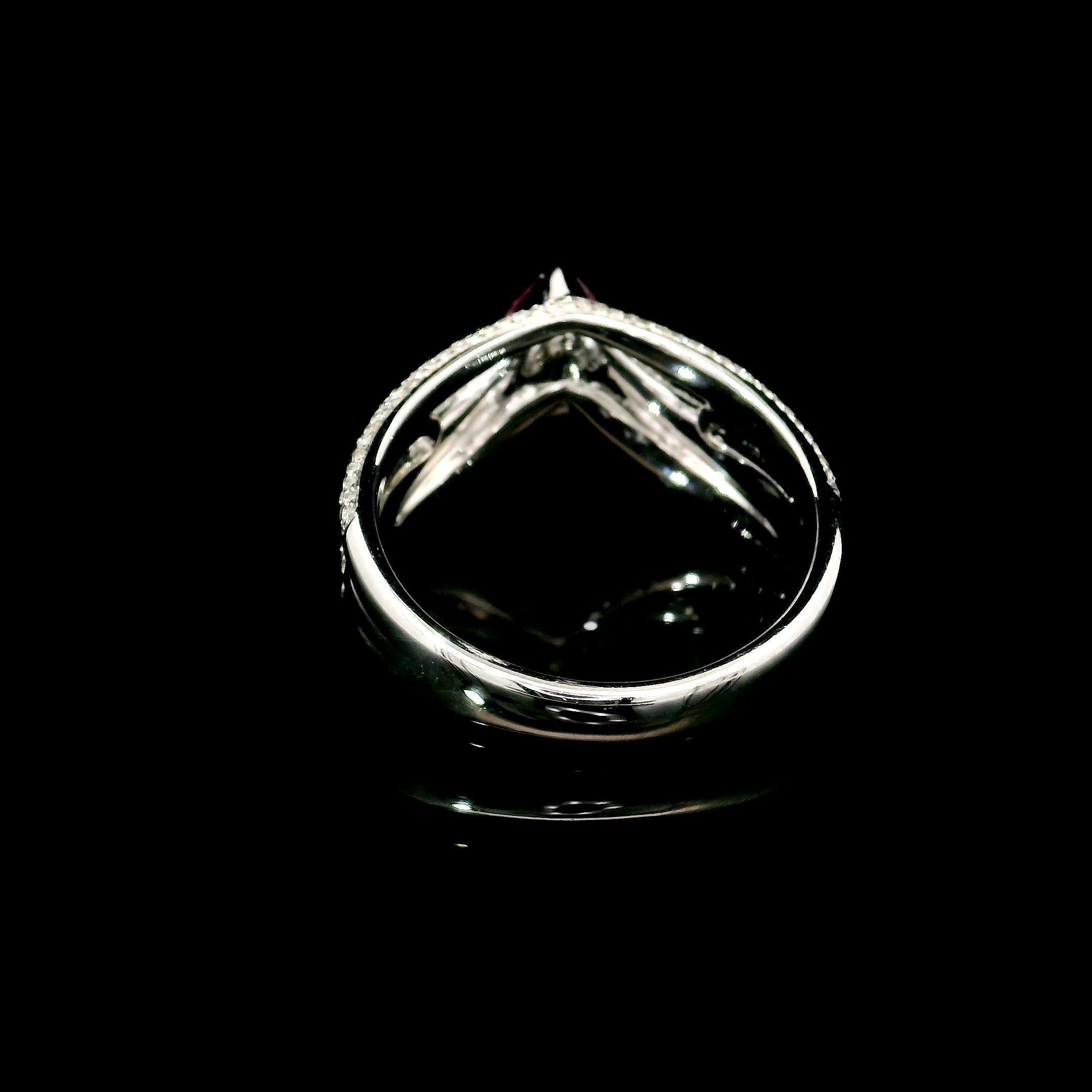 da uomo o donna Anello con diamante rosa chiaro certificato GIA da 0,71 carati con purezza I2 in vendita