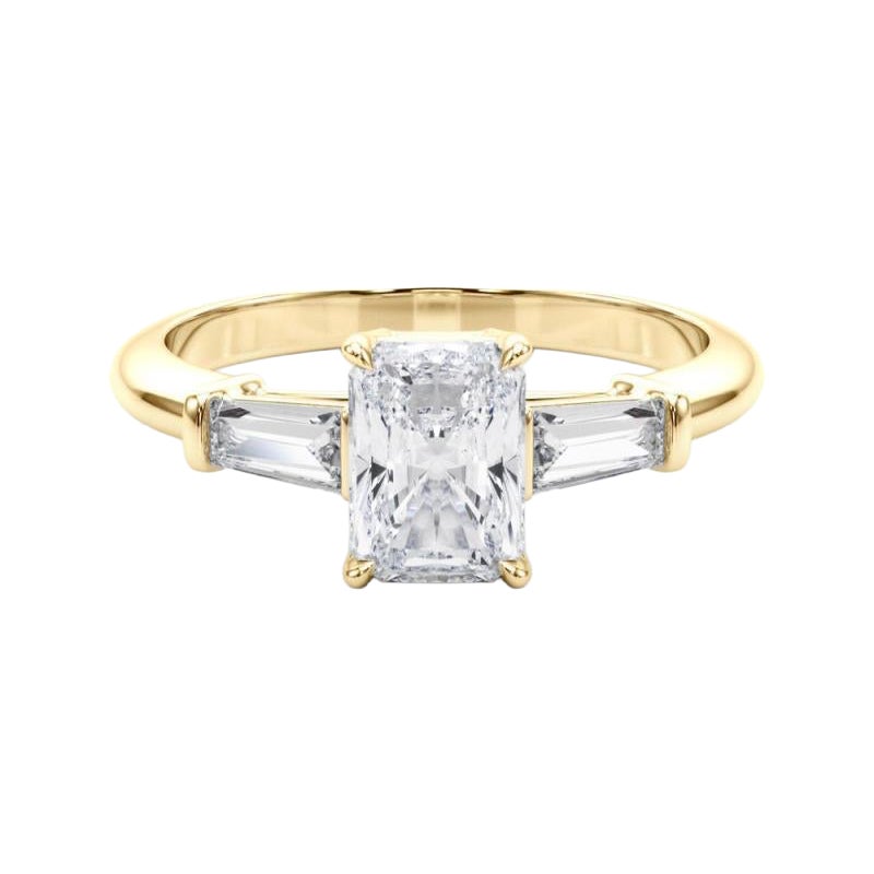 GIA Certified 0.71 Carat Radiant & Baguette Three-Stone Diamond Ring in vendita