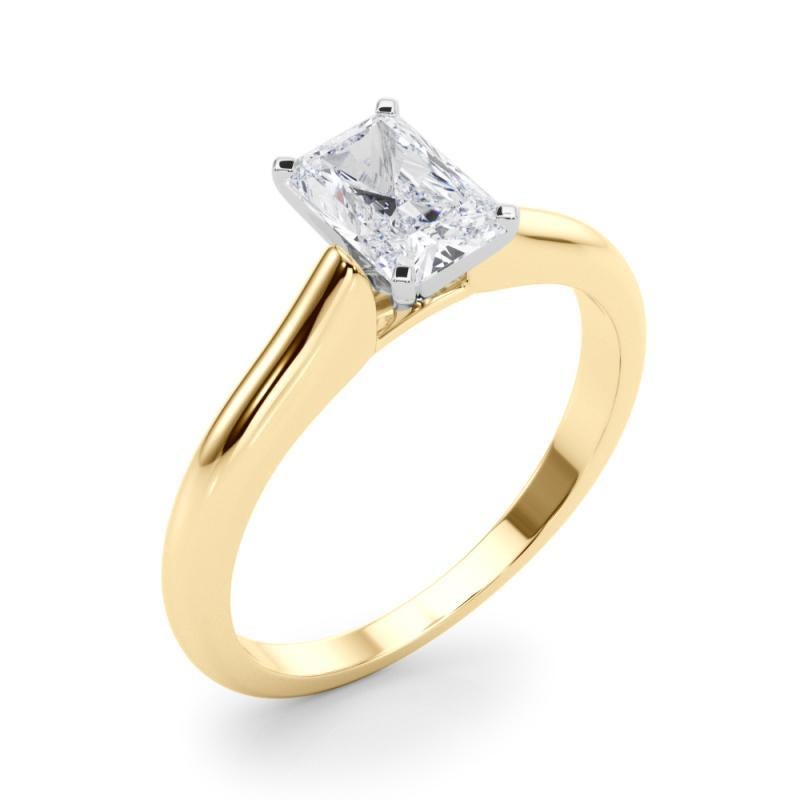 GIA Certified 0.71ct Radiant Slim Band Classic Solitaire Diamond Ring Pour femmes en vente