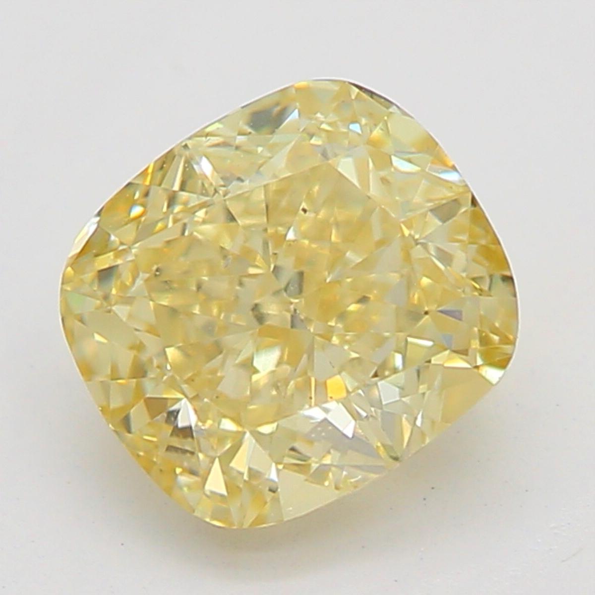 Certificat : GIA
Numéro de rapport : 6265668088
Forme et coupe : Coussin
Poids en carats : 0,72 carat
Dimensions : 5,21 x 4,74 x 3,27 mm
Qualité de la couleur : Jaune brunâtre clair de fantaisie

CARACTÉRISTIQUES DU DIAMANT :

Ce jaune brun clair